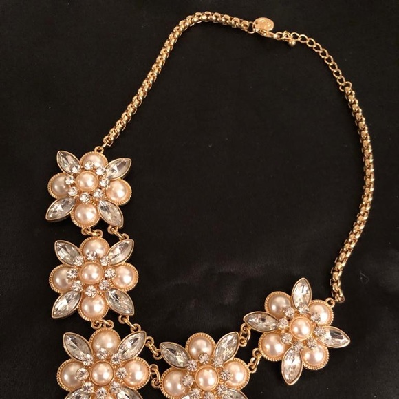 🆕🔥Oversize Floral Crystal&Pearl Necklace-Peach - Picture 3 of 3